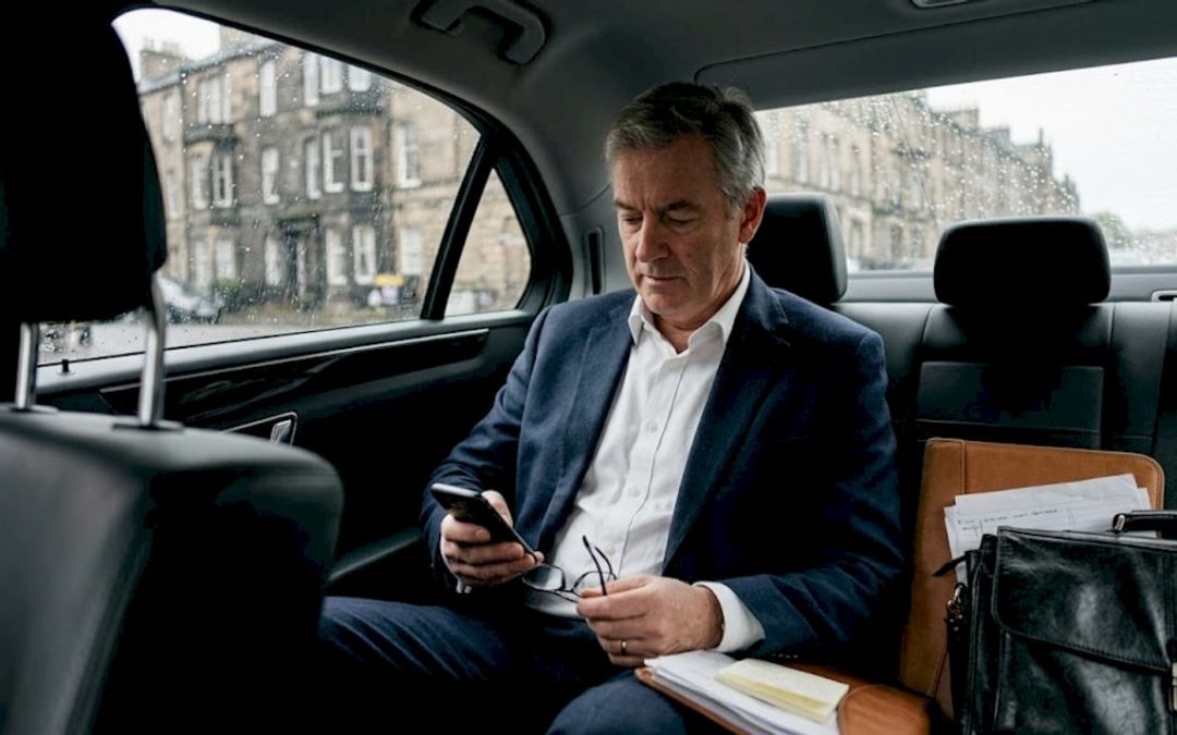 Cómo elegir transporte ejecutivo en Edimburgo para negocios